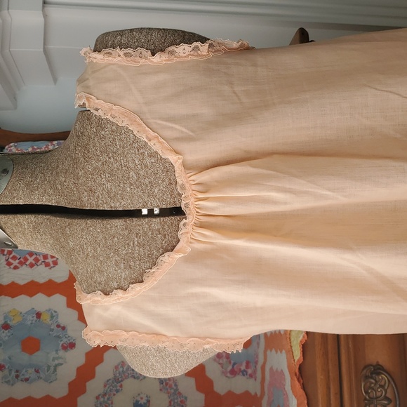 Vintage Peachy Pink Sleeveless Lightweight Shift Gown - Picture 13 of 14